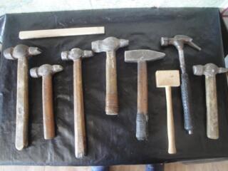 Продам молотки, пломбиратор, сапёрную лопатку, рубанки, струбцину.