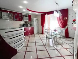 Элитная просторная 3-к квартира в Центре Города