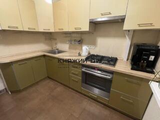 Продажа раздельной 2-х к.кв. по ул. Марины Цветаевой 16, 52/30/8 кв. .