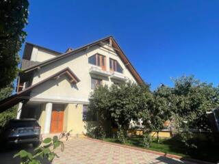 Casă tip duplex, mobilată, jacuzzi și șemineu – Chișinău, zonă verde