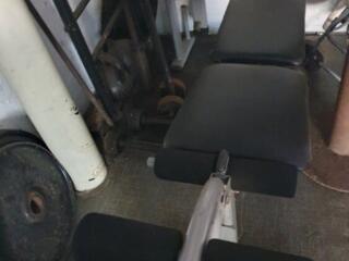 Продаю силовые тренажёры: скамья для жима, стойка, штанга, грифы, блины