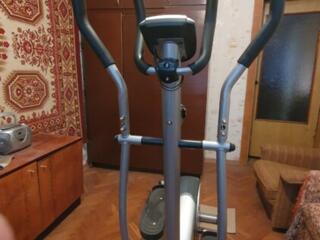 Продам тренажер эллиптический HouseFit
