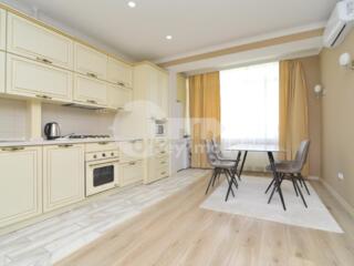 Se oferă spre vânzare apartament de lux amplasat în ...