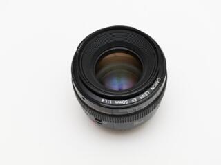 Объектив Canon 50 f/1.4 Добрый, кайфовый и с классной картинкой