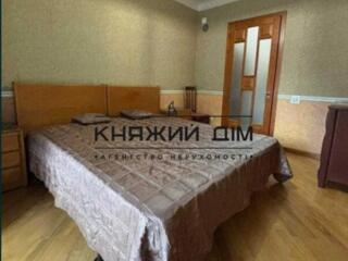 Оренда 3-х кім квартири по вул. Прорізна 10а. Квартира знаходиться на 