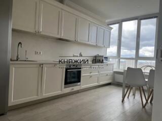 Продажа 3-комнатной квартиры на 24 этаже в ЖК Соломенская 20В. Новый .