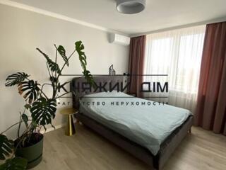 Продаж видовий 2-х к.кв. студіо на вул. Соломії Крушельницької, 15, ..