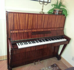 Отдам пианино Беларусь, самовывоз.