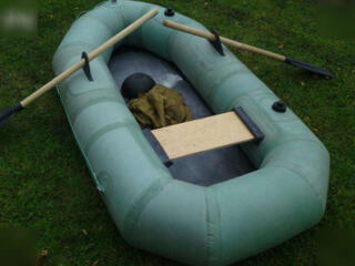 Продам одноместную резиновую лодку советского образца