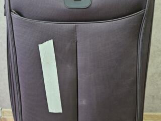 Продается чемодан.