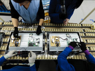 Завод по производству телевизоров ищет сотрудников