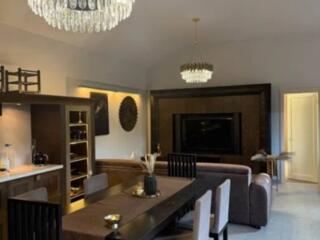 35778 В продаже современный дом с бассейном, ...