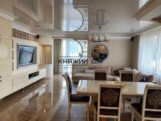 Продаж 2-кімнатної квартири студіо, 93 кв.м.,Просп. Голосіївський, ...