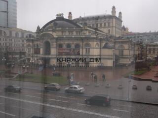 3-кімнатна квартира в центрі з видом на Оперний театр, м. Золоті ...