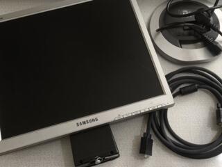 Продам монитор 150 руб