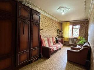 Квартира в чудовому районі - центр Черемушек. 4/5. 59/40/6.