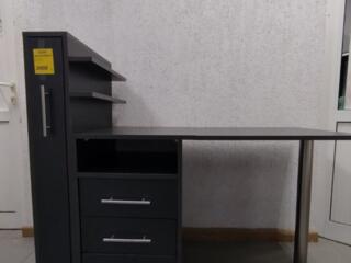 Стол маникюрный