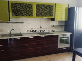 Продається простора 4-кімнатна квартира по вул. Чавдар Єлизавети 5, ..