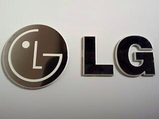 Работа на супер современном автомобильном заводе.