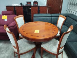 Стол + 4стула. Б/У. Массив дуба. Доставляем по Приднестровью.