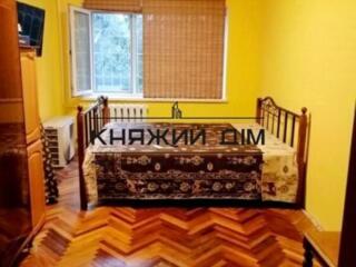 Пропонуеться на продаж 2 кімнатна роздільна квартира на Берестейської 