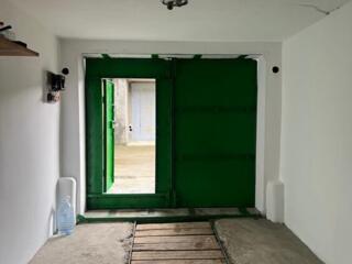 Vind garaj cu subsol