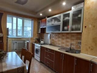 Сдам 3к-квартиру на Таирова, рядом с рынком Южный.