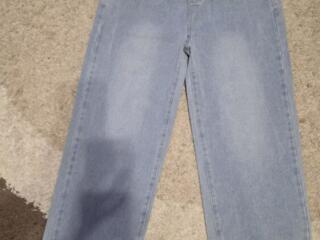 Джинсы новые