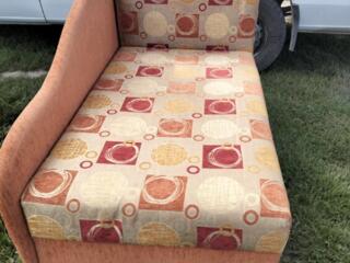 Диван в хорошем состоянии