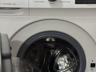 Стиральная машина Hisense почти новая