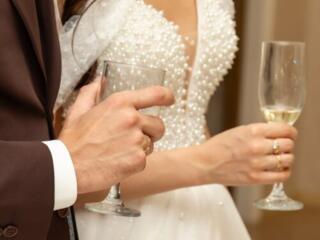 Продам свадебное платье, не венчанное