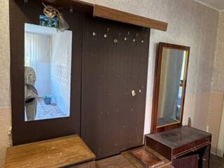 Продам прихожую и трюмо