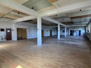 Продается складское/производственное помещение 700 м², Узинелор, Чекан