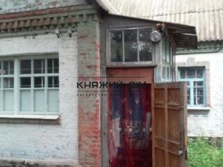 Продажа жилого кирпичного 1 этажного 2/3 части дома, общей площедю ...