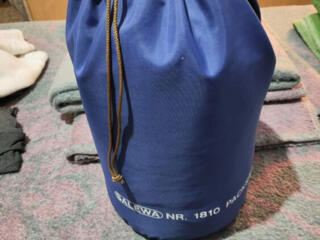 Продам спальный мешок. Рассчитан на -15 C°. С капюшоном. н