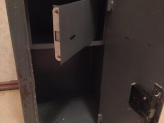 Сейф 63/36/30 отл сост 700 руб