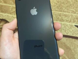 Продам iPhone 8 64GB в хорошем состоянии