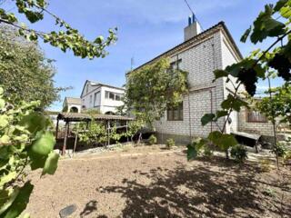 Продаю гарний будинок в Весняному