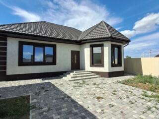 33976 Продам новый дом в Нерубайском с подвалом, ...