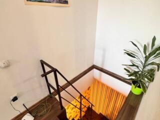 35683. В продаже уникальная двухуровневая ...