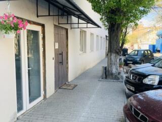 35879. Продаётся фасадное коммерческое помещение ...