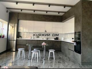 Продажа нового Дома на 220 кВ м только закончен ремонт и приусадебный 