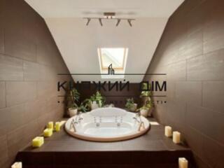 В связи с переездом продается дом в г. Василькове, в 5 минутах езды ..