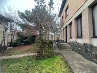 Продам дом два этажа  293 кв.м 5,5 соток Капитана Кузнецова