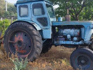 Продается трактор и прицепные устройства