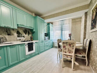 Apartament cu 2 camere, amplasat ultracentral pe str. V. Alecsandri. .