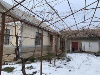 Продам дом в Чобручи центр