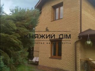 Продажа дома 240 кв.м. Старые Безрадычи. В доме 4 комнаты, есть сауна 