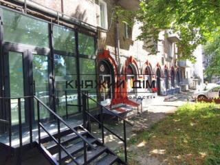 Продаж приміщення 40 м2 з орендарями по вул. Звіринецька 63, 1/2 пов. 