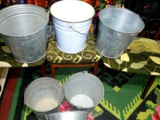 Продам закатки огурцы помидоры компоты бутыли 3л 05 и то что на фото.